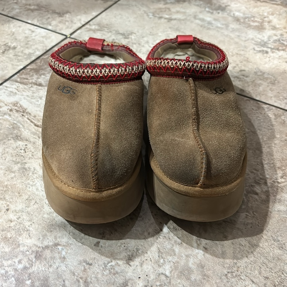 Platform Uggs Size 7 - image 2